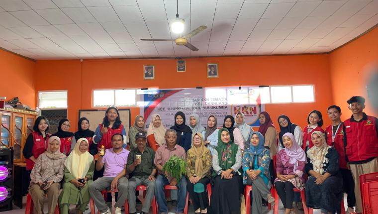 Mahasiswa KKN Unhas Kenalkan Permen Daun Kelor sebagai Camilan Sehat