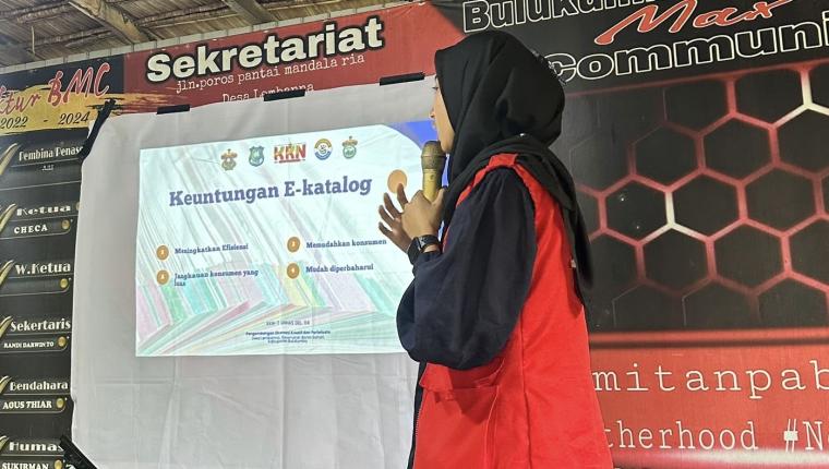 Mahasiswa KKN Dorong Promosi UMKM Lewat Workshop E-Katalog Digital di Desa Lembanna