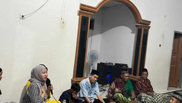 Komitmen Menjaga Generasi Muslim, Pemuda-Mahasiswa Distribusikan Iqra di Kecamatan Dampelas