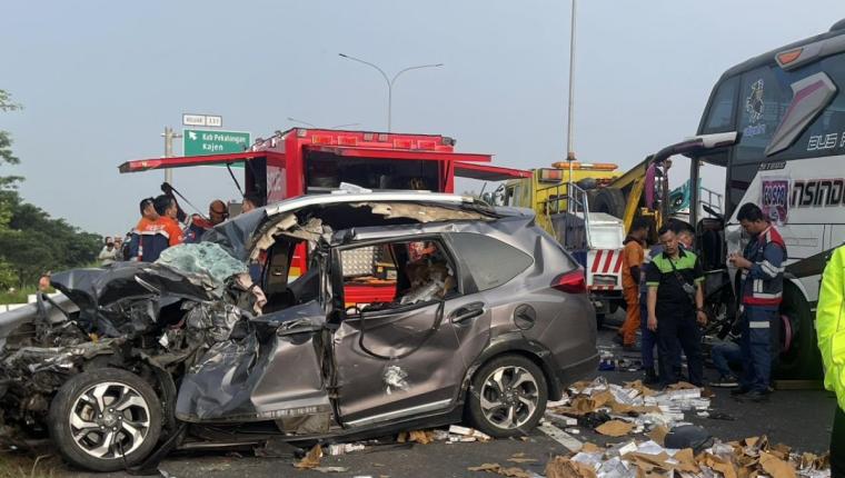 Adu Banteng Mobil BR-V dan Bus di Tol Pekalongan, Dua Warga Bogor Jadi Korban