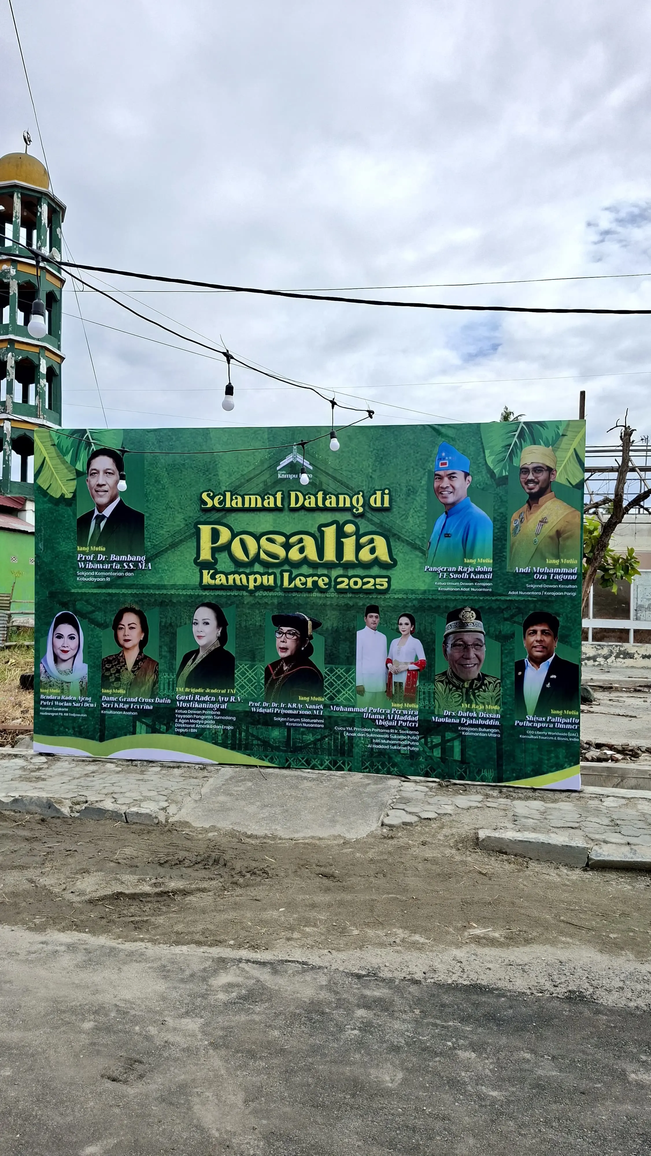 Tiga Pemuda, Satu Semangat: Kolaborasi Lintas Daerah Hidupkan Kembali Kearifan Lokal di Posalia Kampu Lere