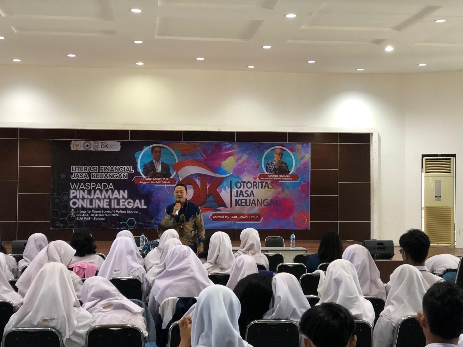 Seminar Nasional Edukasi Keuangan Digital Digelar di SMK IPIEMS Surabaya