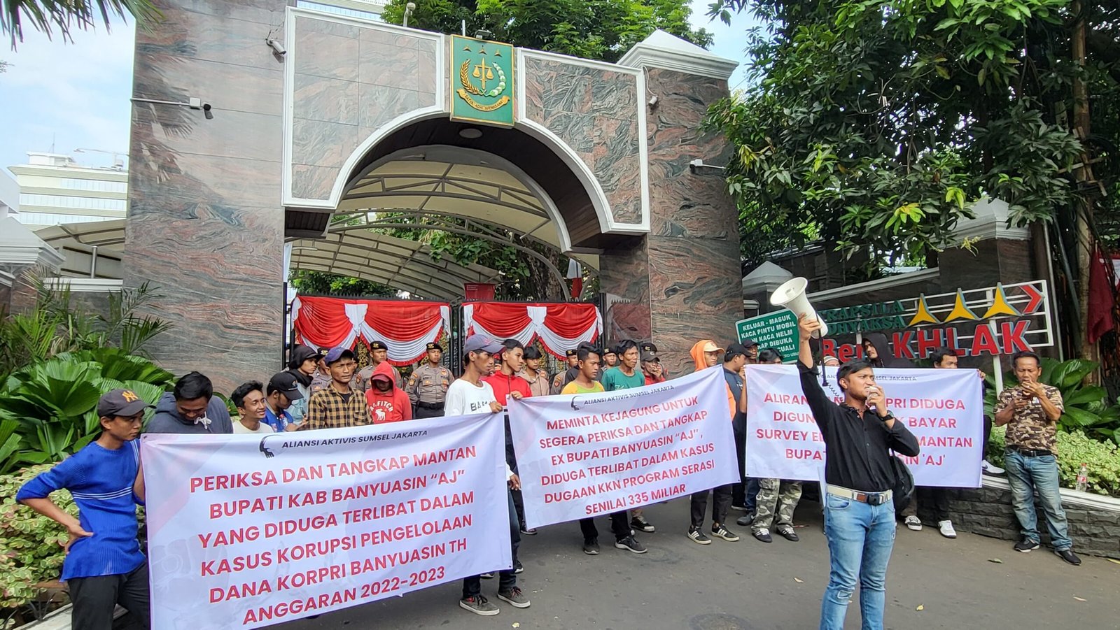 Gelar Aksi, Aliansi Aktivis Sumsel Jakarta : Minta Kejagung Tangkap Ex Bupati Banyuasin Terkait Dugaan Indikasi Korupsi