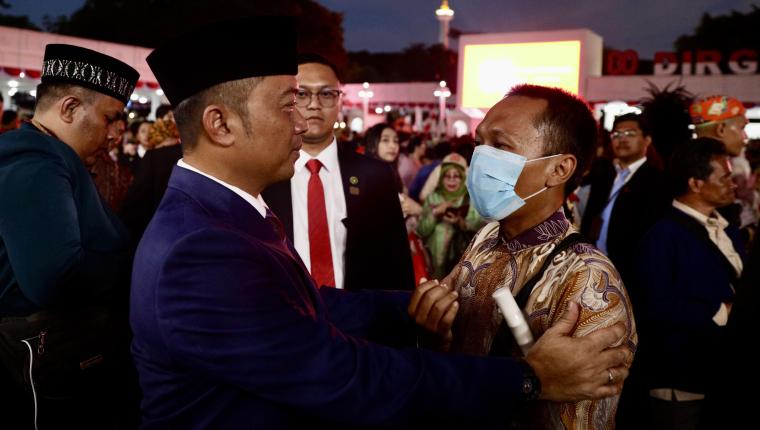 Kirab Budaya Hantarkan Duplikat Bendera Merah Putih dan Teks Proklamasi Kembali ke Monas