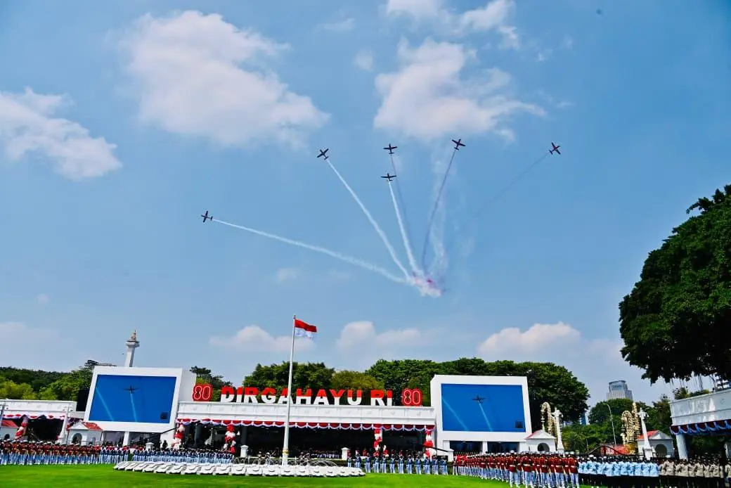 Kirab Bendera Pusaka Warnai Pembukaan Peringatan HUT ke-80 Kemerdekaan RI