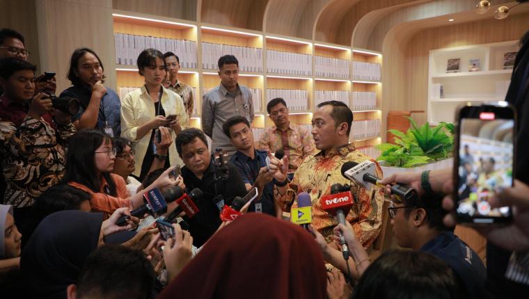 Presiden Prabowo Terima Medali Kehormatan dari Komando Operasi Khusus AS di Istana Merdeka