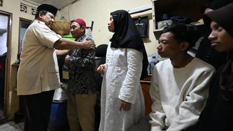 Presiden Prabowo Takziah ke Rumah Duka Affan Kurniawan, Sampaikan Bela Sungkawa