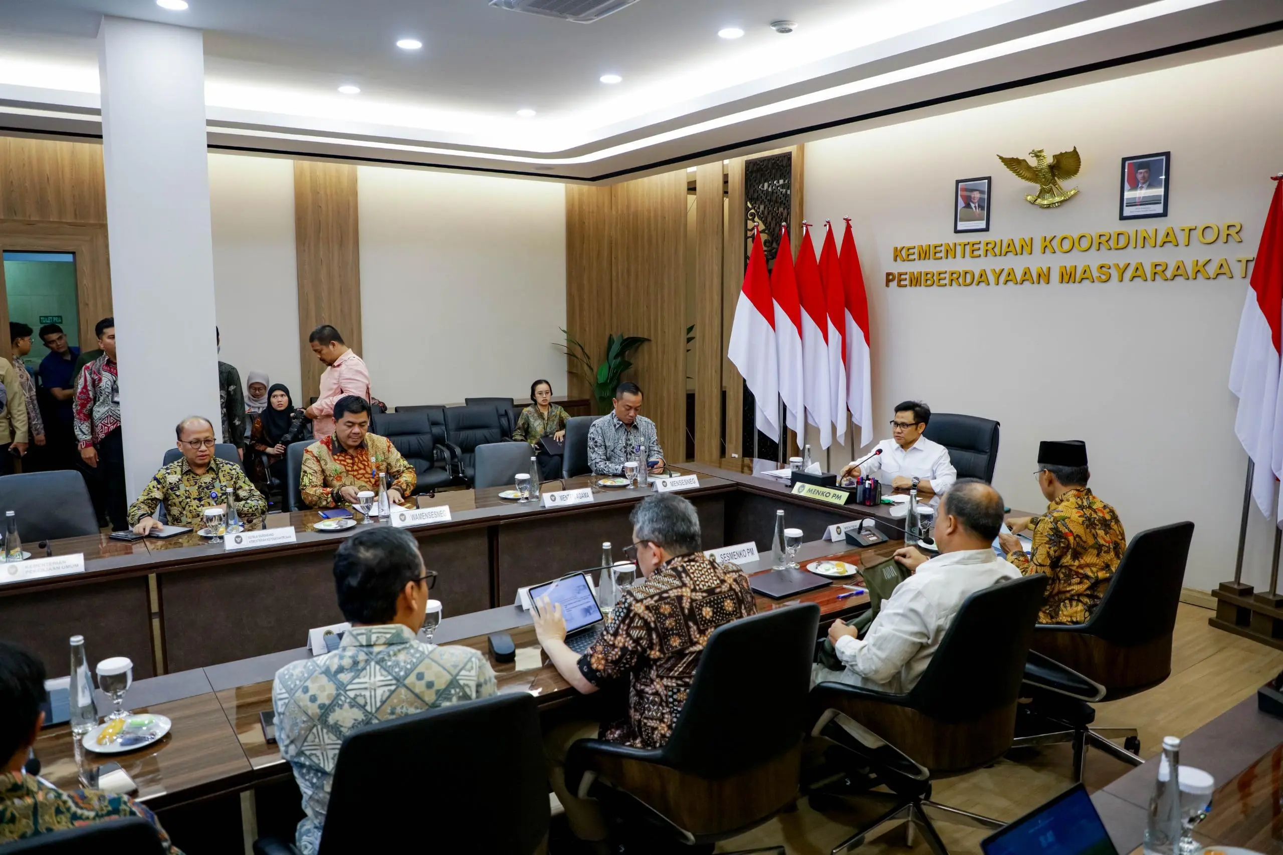 Mensesneg ikuti rapat bahas pengamanan gedung pesantren