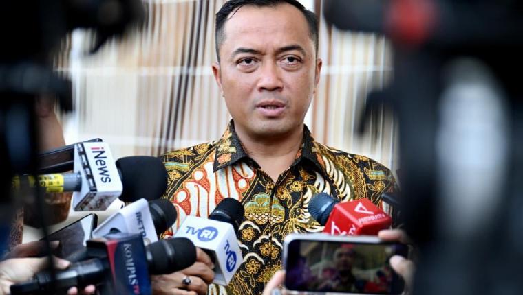 Tiba di tanah air, Presiden Prabowo langsung pimpin rapat bahas isu strategis nasional