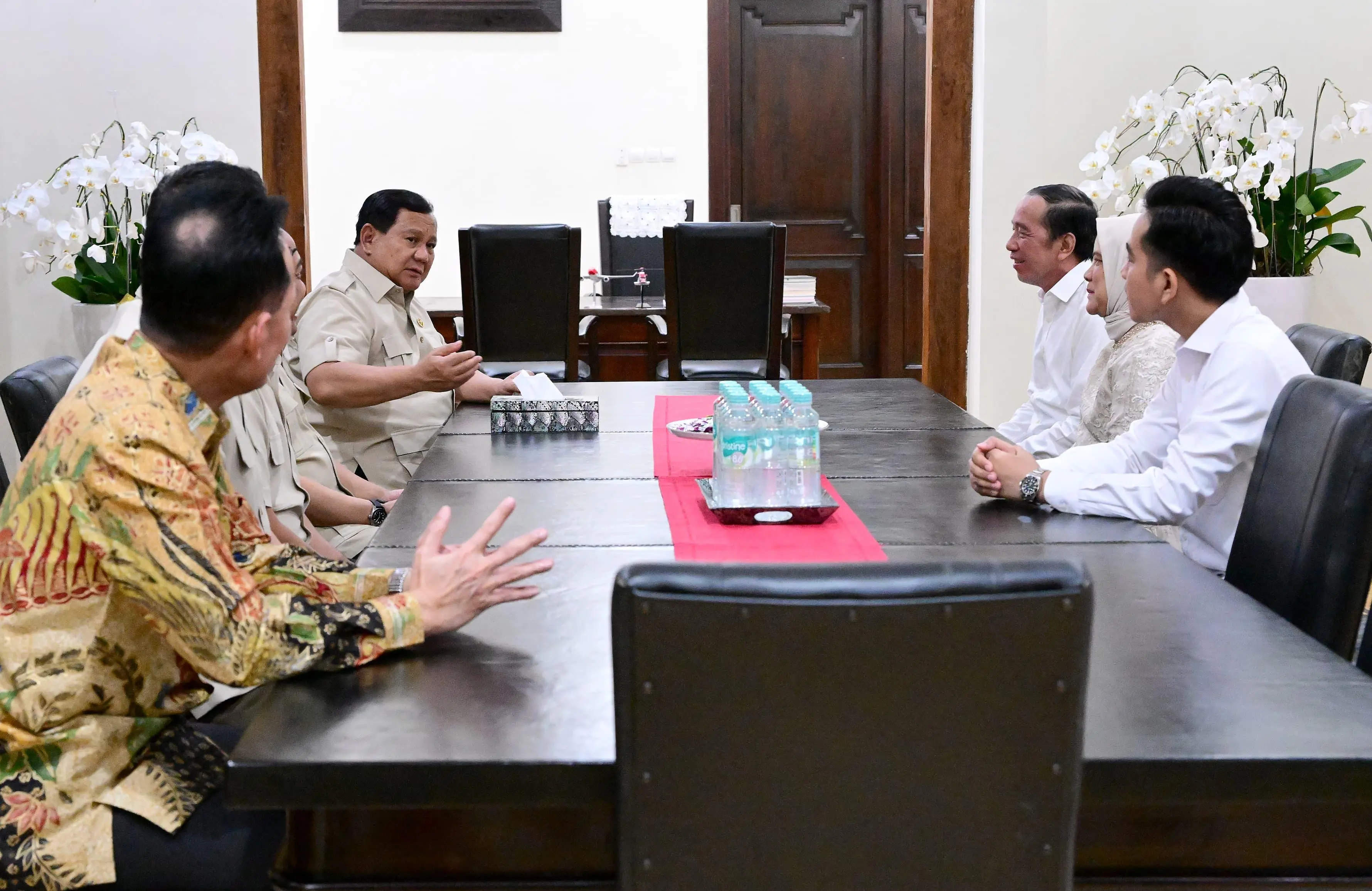 Presiden Prabowo dan Jokowi Bertemu, Tegaskan Konsistensi Diplomasi Indonesia