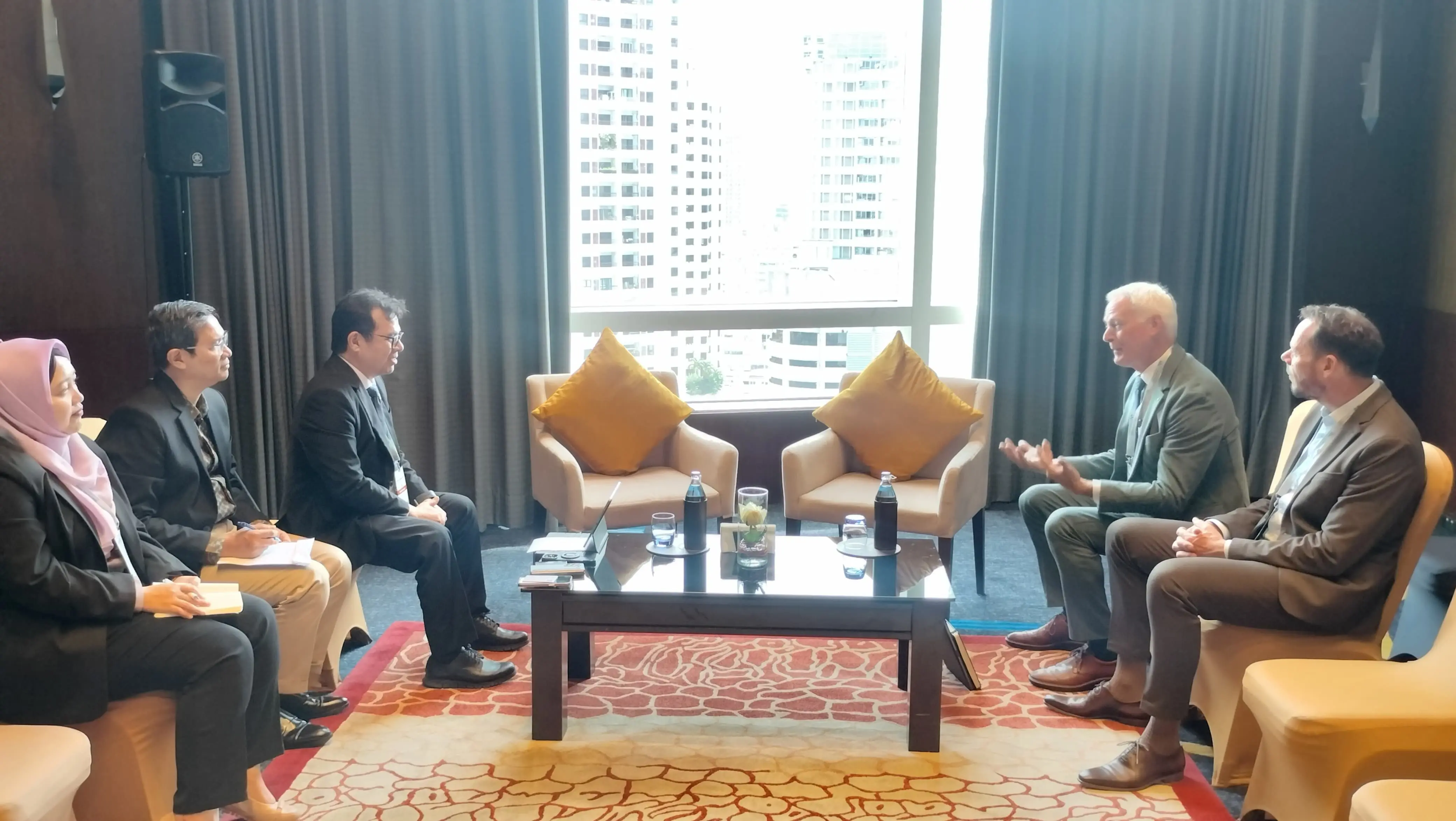 Wamenkomdigi Temui Otoritas AI Belanda Bahas Regulasi dan Kemitraan Strategis
