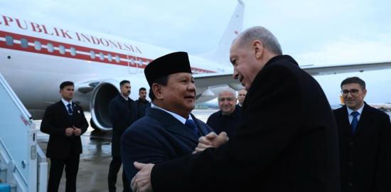 Tiba di Ankara, Presiden Prabowo Disambut Langsung Presiden Erdoğan