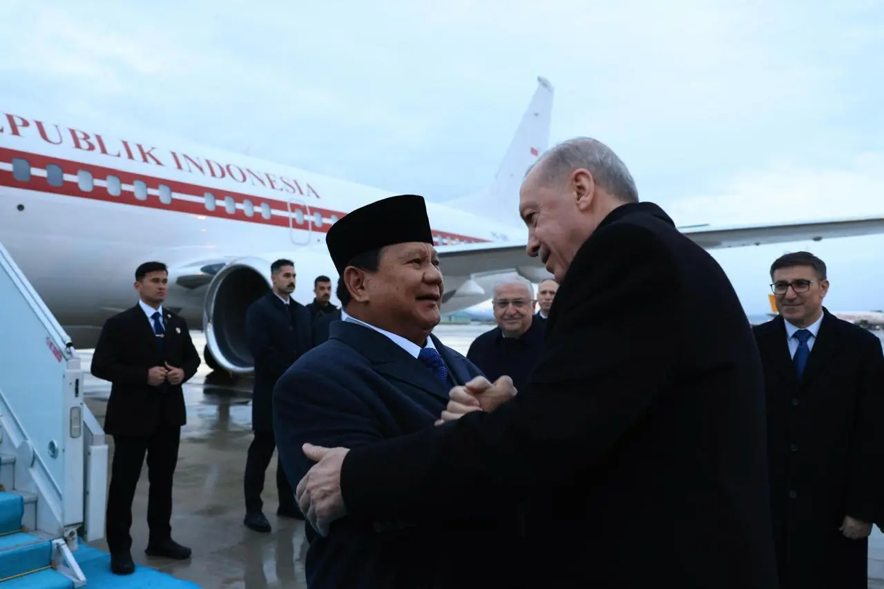 Tiba di Ankara, Presiden Prabowo Disambut Langsung Presiden Erdoğan