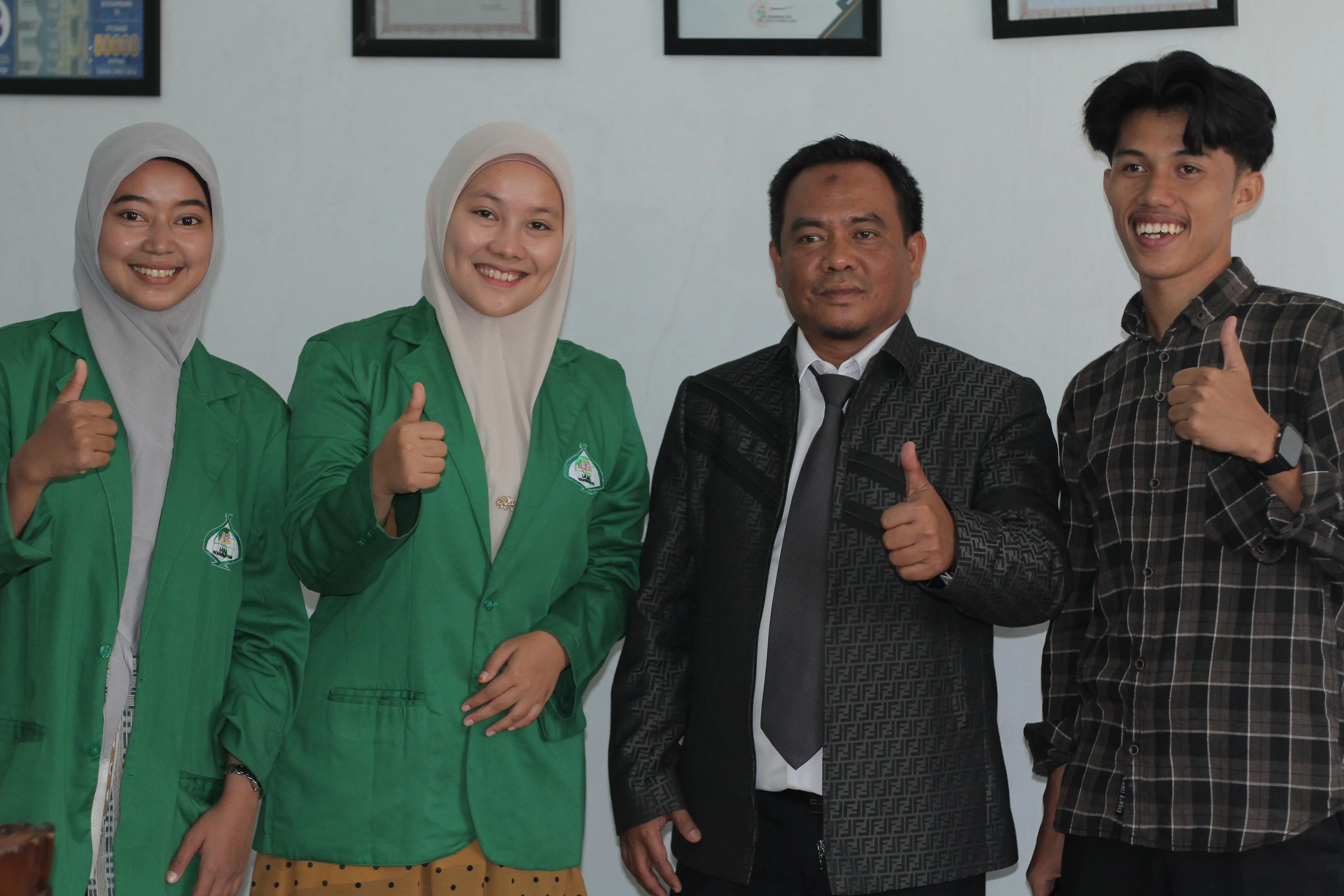 Dekan FEBI UIN Syekh Ali Hasan Ahmad Addary Sambut Baik Prestasi Mahasiswa