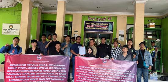GAASS Banyuasin Geruduk DLHP Sumsel Tuntut Pencabutan Izin Tambang PT. BCM Akibat Jebolnya Tanggul Batubara