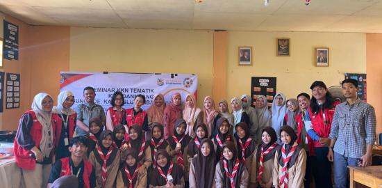 Mahasiswa KKN Unhas Kenalkan Inovasi Pemanfaatan Limbah Tulang Ikan