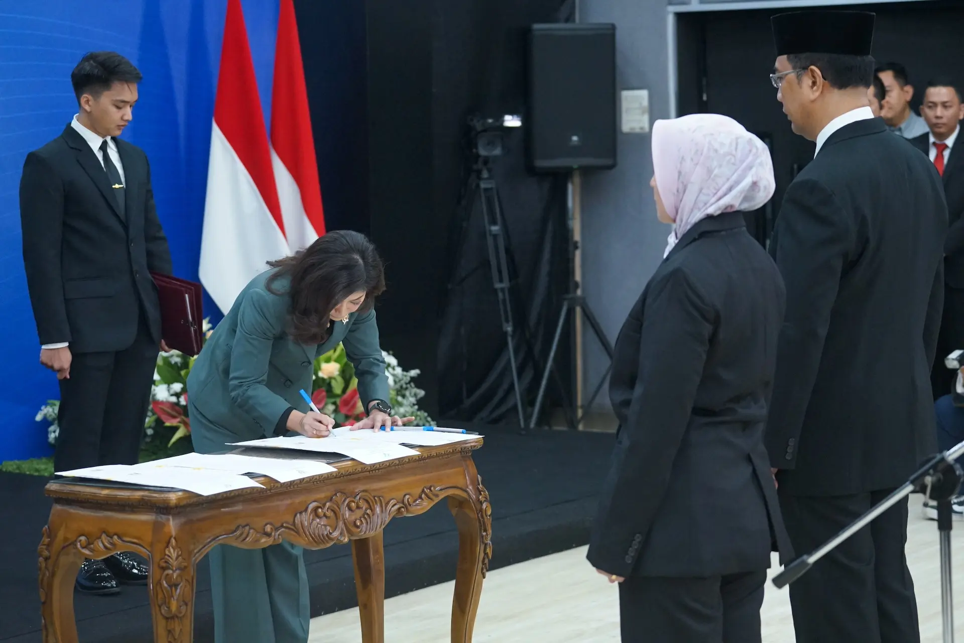 Menkomdigi Sempurnakan Jajaran Eselon 2