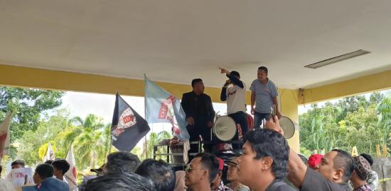 Ratusan Tokoh Pemuda Banyuasin Gelar Aksi, Tuntut Ketua DPRD Abdul Rais Mundur
