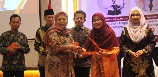 Direktur ISLaMS, Prof. Euis Nurlaelawati Jadi Pemateri Seminar Nasional Hukum Keluarga Islam di UIN Suska Riau