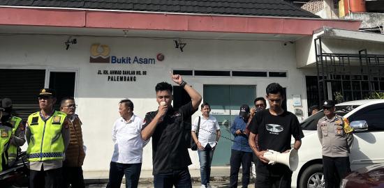 Gelar Unjuk Rasa, GAASS Minta Dirut PT. Bukit Asam Dipecat