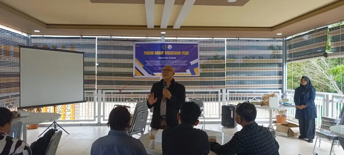 Jangan Dibuang! Selubung Sagu Berguna Tahan Panas Bangunan