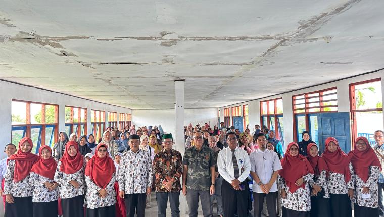 Hartono - Anggota DPD RI Sosialisasikan 4 Pilar Dihadapan Orang Tua Pelajar