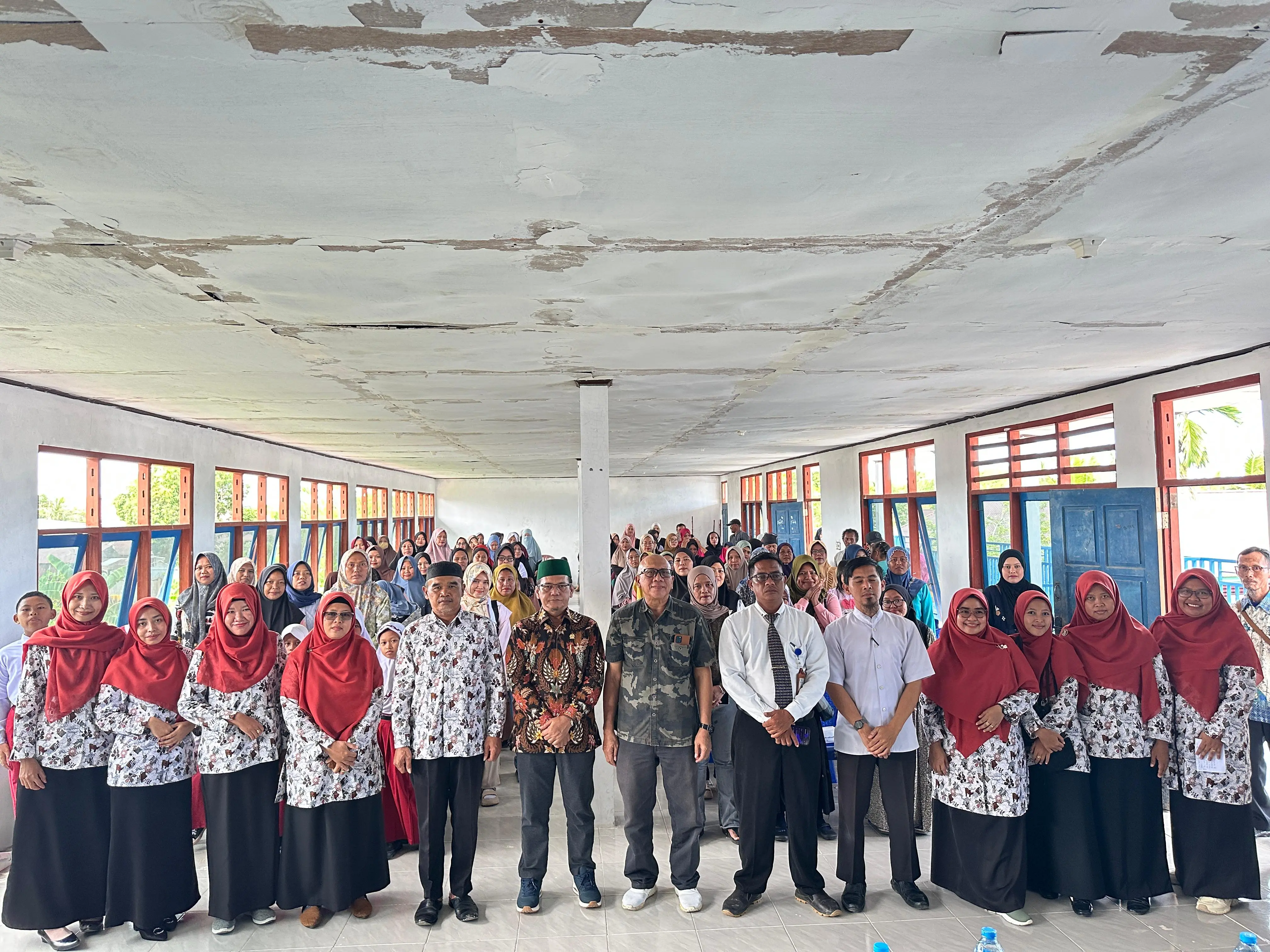 Hartono - Anggota DPD RI Sosialisasikan 4 Pilar Dihadapan Orang Tua Pelajar