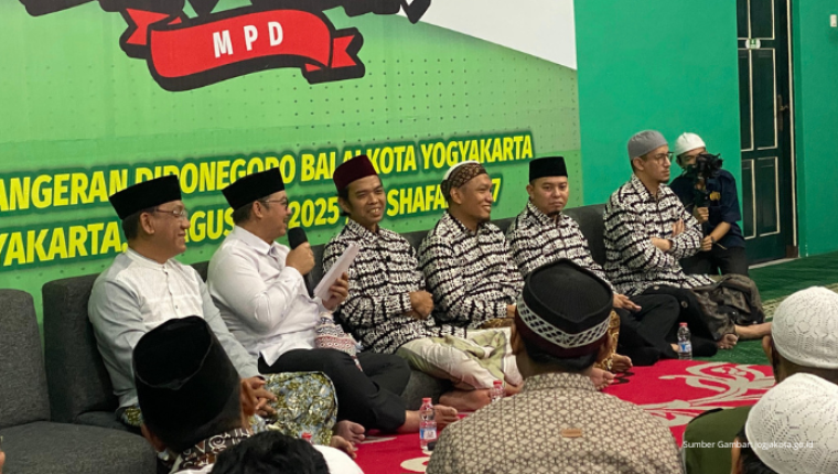 Ribuan Warga Padati Kajian Akbar Ustadz Abdul Somad di Masjid Pangeran Diponegoro