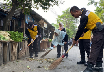 “Jogja Cling”, Wujud Gotong Royong Bersihkan Pasar Giwangan