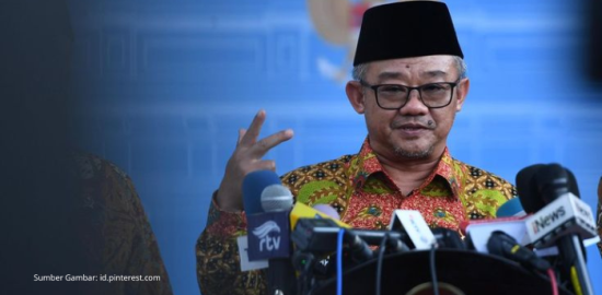 Mendikdasmen Abdul Mu'ti: Wisuda Sekolah Sah Asal Tidak Memberatkan