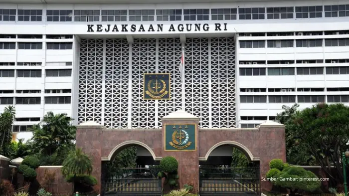 Kejagung Periksa Dua Hakim Terkait Dugaan Suap dalam Putusan Lepas Kasus Ekspor CPO