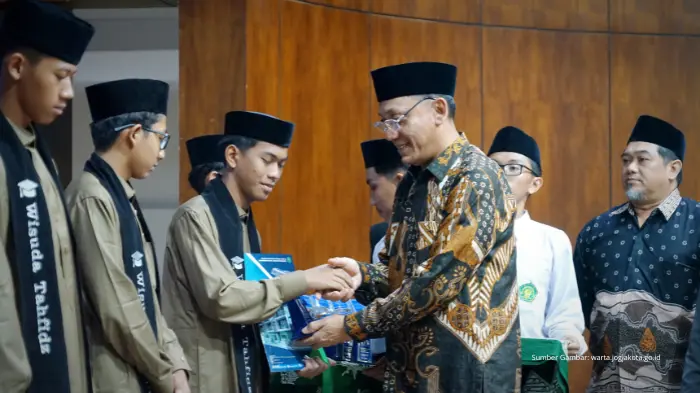 Wali Kota Jogja Hadiri Wisuda Santri PPTQ Ibnu Juraimi, Tekankan Peran Pendidikan Agama dalam Membangun Karakter Bangsa