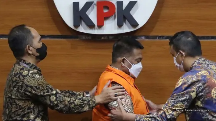 KPK Kajian Larangan Tahanan Pakai Masker saat Tampil di Publik