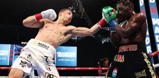Kesalahan Krusial? Israil Madrimov Nilai Terence Crawford Bisa Kalah dari Canelo Jika Terlalu Berotot