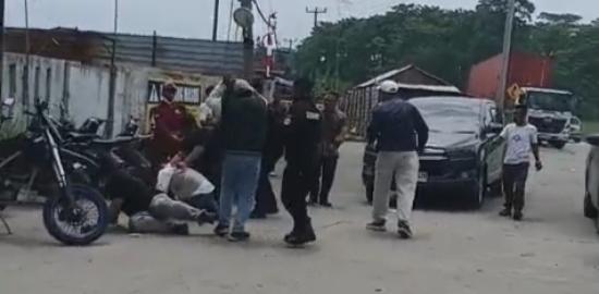 Delapan Jurnalis Jadi Korban Kekerasan saat Liput Penyegelan Pabrik di Serang