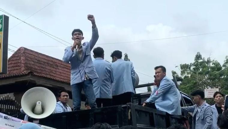 DEMAF Dakwah dan Komunikasi UIN Palembang Gelar Aksi Evaluasi Kabinet Prabowo