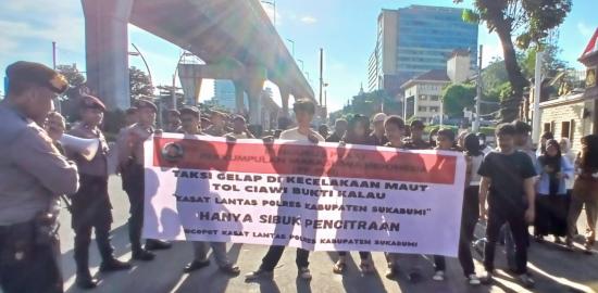 Aksi Jilid II di Depan Mabes Polri, Pengurus Pusat Perkumpulan Mahasiswa Indonesia (PP-PMI) Desak Copot Kasat Lantas Polres Kabupaten Sukabumi