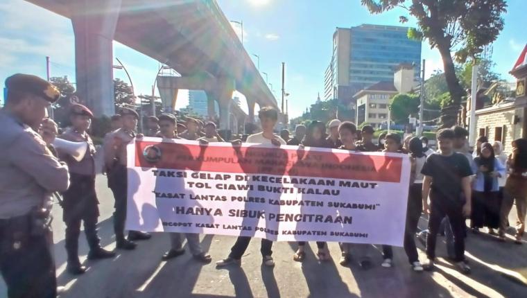 Aksi Jilid II di Depan Mabes Polri, Pengurus Pusat Perkumpulan Mahasiswa Indonesia (PP-PMI) Desak Copot Kasat Lantas Polres Kabupaten Sukabumi