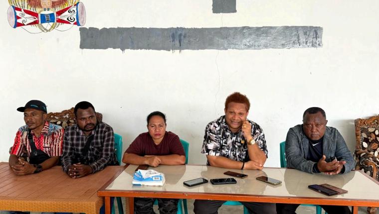 Program Pendidikan Gratis Di Provinsi Papua Barat Daya Didukung Penuh Senator Paul Finsen Mayor