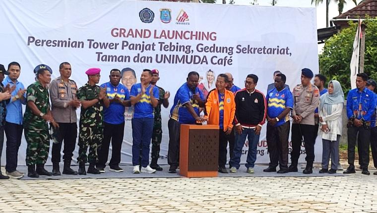 Tower Panjat Tebing di UNIMUDA Sorong Diresmikan Berskala Internasional