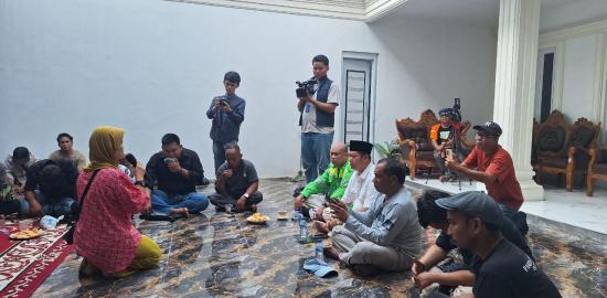 Sejumlah Pekerja PT. Putera Master Sarana Penyeberangan Belum Terima Gaji