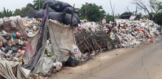 Bau Limbah Pablik Sangat Menyengat, Menyebabkan Warga Sepatan dan Rajeg Merasa Resah