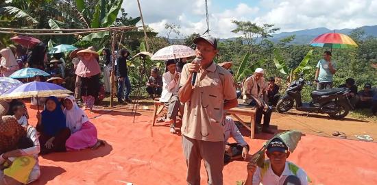Korban Banjir di Huntara, Menagih Janji Pemerintah Untuk Segera di Realisasi