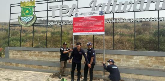 Diduga Pencemaran Lingkungan, KLH Menyegel TPA Jatiwaringin Tangsel