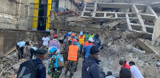 Pasukan Satgas BGC 39-F MONUSCO Evakuasi Korban Bangunan Runtuh di Wilayah Bankoko, Kongo