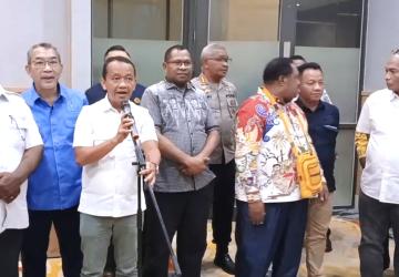 Pantau Sumur Migas di Sorong, Menteri Bahlil Sempatkan Kunjungi Pulau Gag