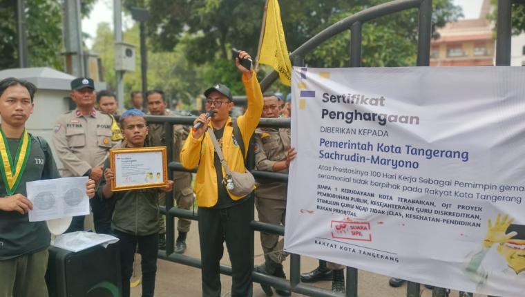 SEMMI Tangerang Melakukan Aksi Demonstrasi Dalam Menyambut 100 Hari Kerja Sachrudin - Maryono