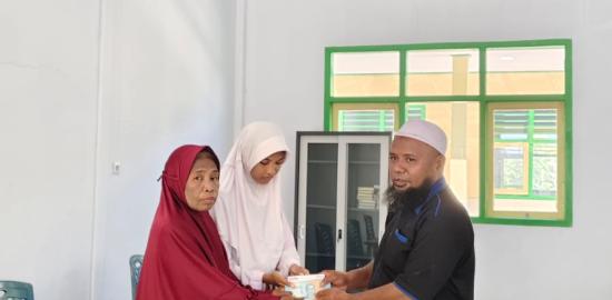 Siswa SMK Muhammadiyah Tikep Terima Dana Bantuan Pendidikan Rp 1,8 Juta