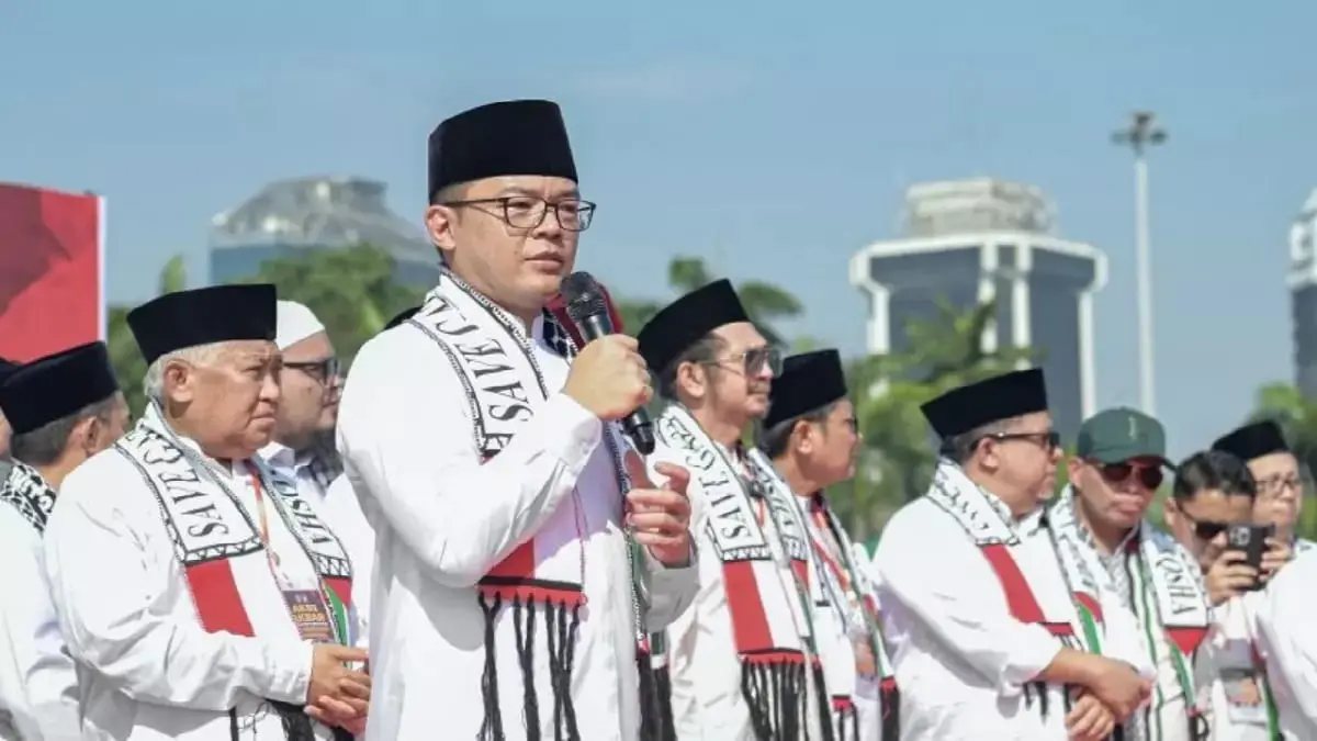 Ribuan Orang Membanjiri Monas Dalam Aksi Bela Palestina, Menlu Sugioni Siap Kirimkan Bahan Pangan ke Palestina