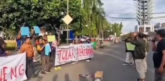 Wartawan Cilegon Gelar Aksi Solidaritas, Desak Usut Tuntas Kasus Penganiayaan Jurnalis